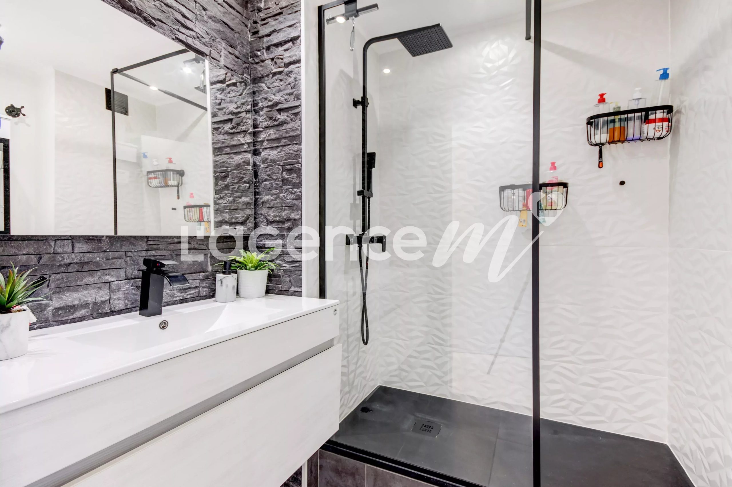 1704c798f70e9b130e9d63ff8488a676_25d7448341_4096-original