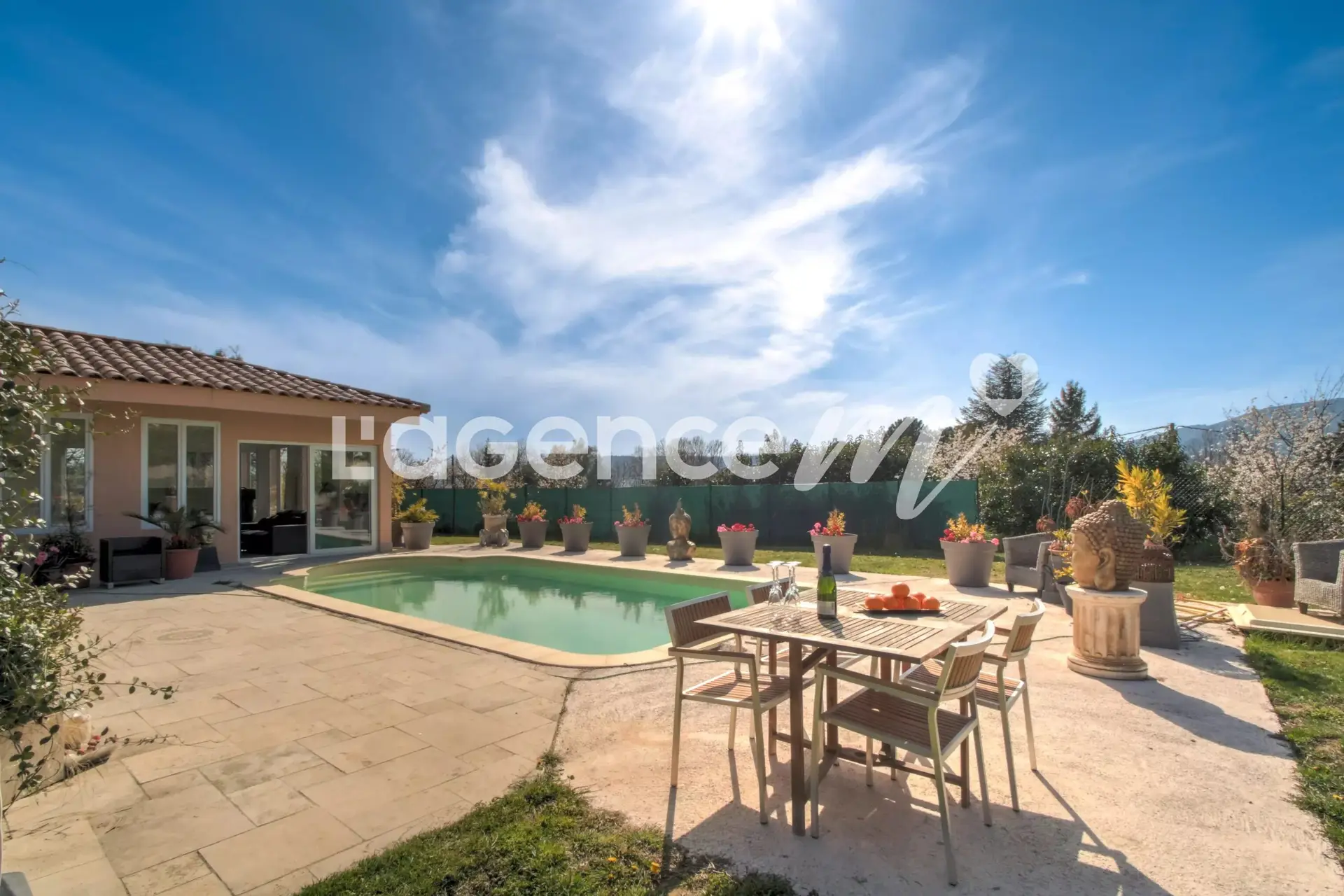 5d7e1de573de243a4f6f6942e14e7bc6_27a09557e8_4096-original